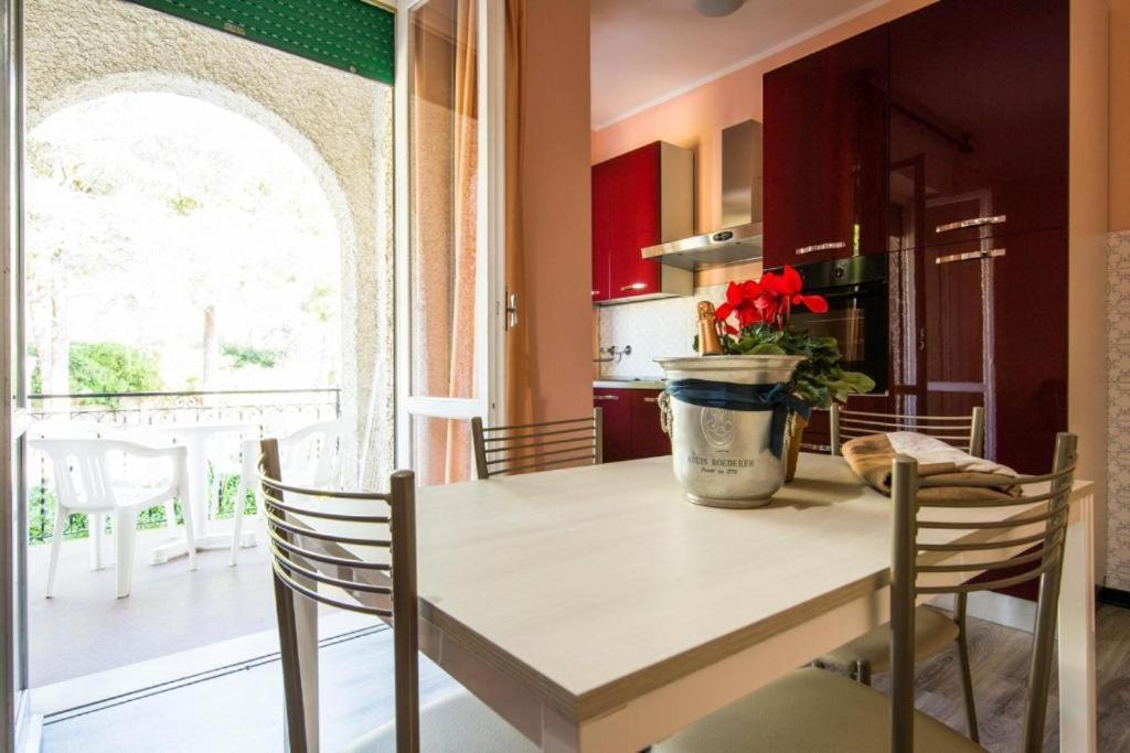 Blu Mare Apartments Pietra Ligure Exterior foto